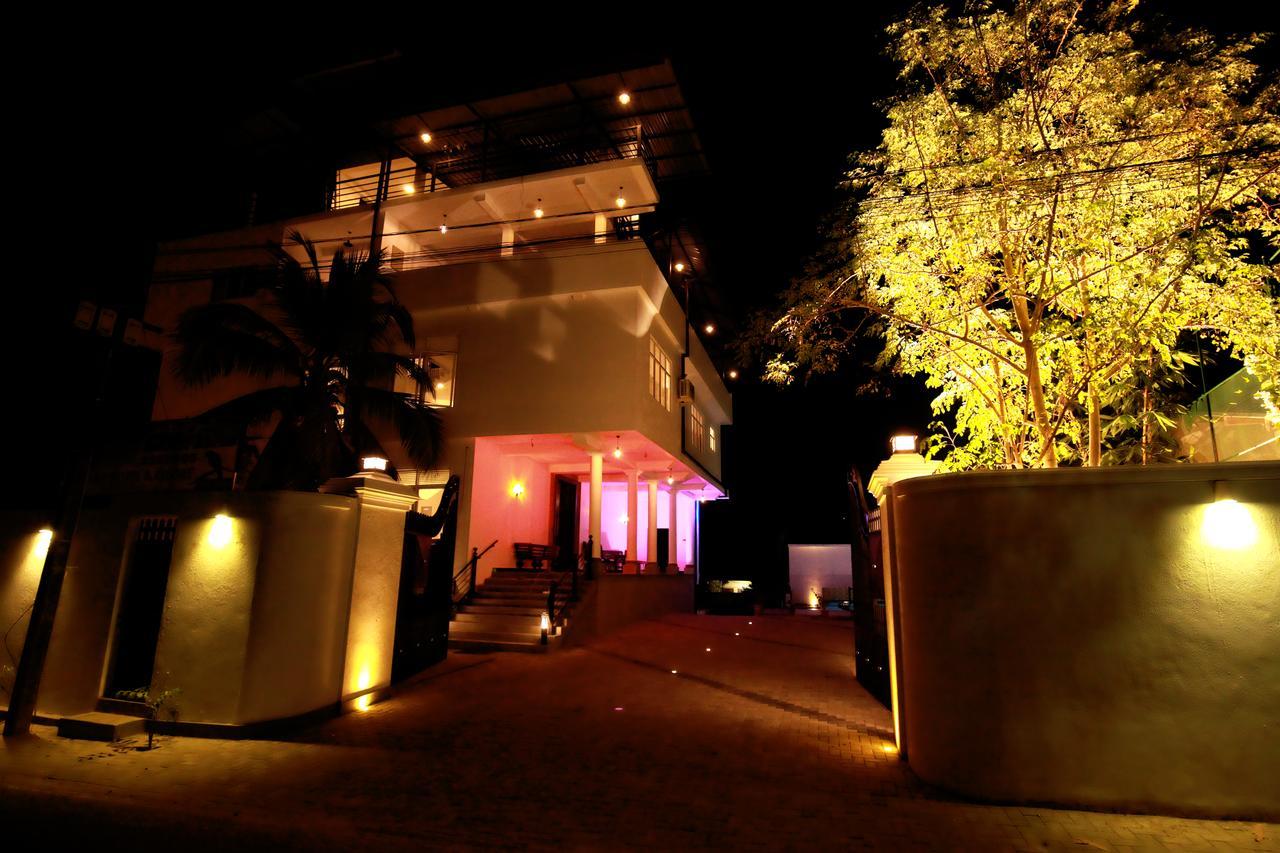 Lavenro Hotel & Resort Deniyaya Dış mekan fotoğraf