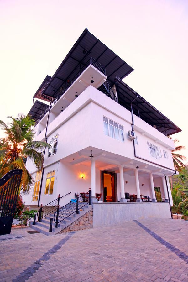 Lavenro Hotel & Resort Deniyaya Dış mekan fotoğraf